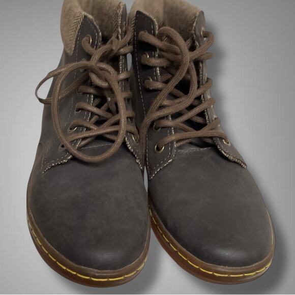 Women's Size 6  DR. MARTEN"S Maelly Brown Leather Herringbone Collar Boots EUC - Picture 6 of 9